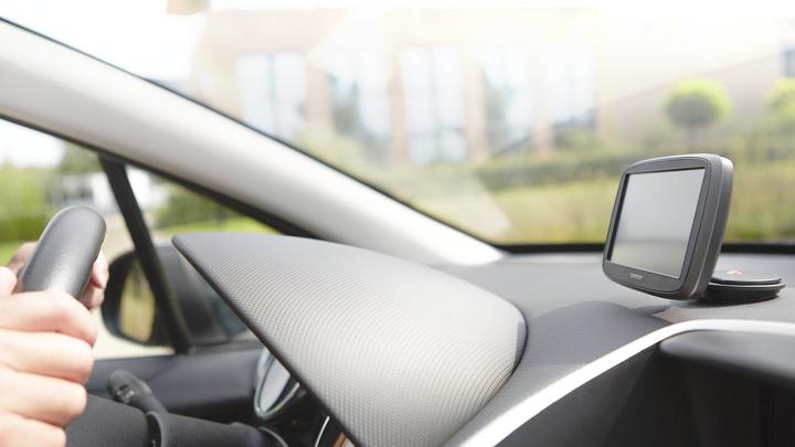 Produktbild TomTom Armaturenbretthalter