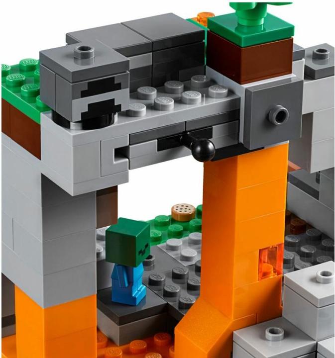 Actual product image LEGO Minecraft Zombie Cave (21141, LEGO Minecraft)