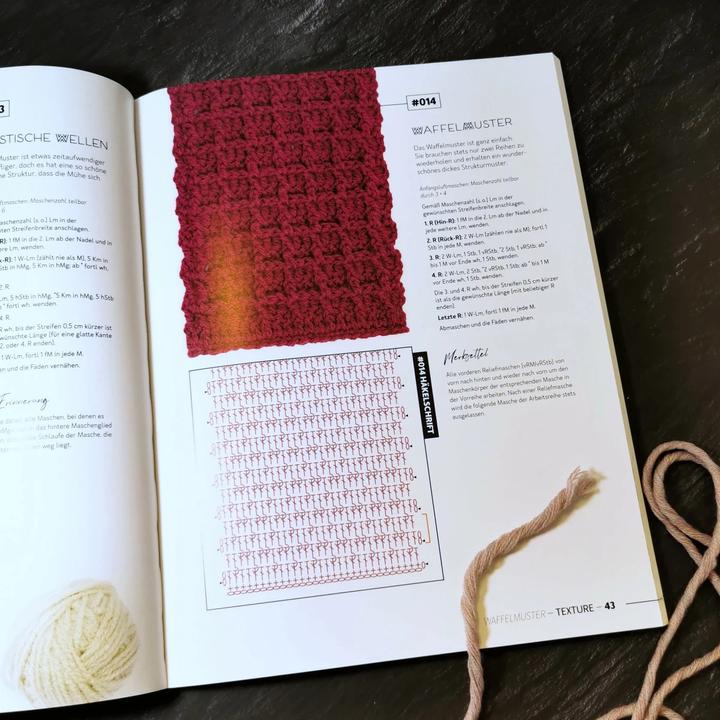 Actual product image Mix & Match Farbenfrohe Decken häkeln (German, Katrin Marburger, Esme Crick, 2024)
