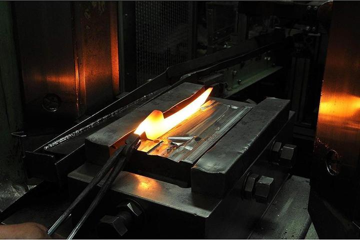 Produktbild WMF Allzweckmesser SPITZENKLASSE PLUS Schwarz (10 cm)