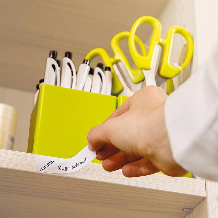 Actual product image Avery Universal labels