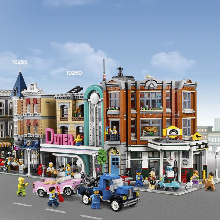 Productafbeelding LEGO Hoekgarage (10264, LEGO Creator Expert)