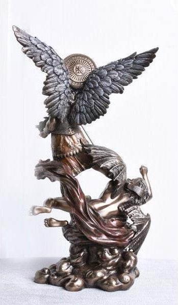Immagine prodotto Palazzo Scultura dell'Arcangelo Michele che lotta contro Lucifero
