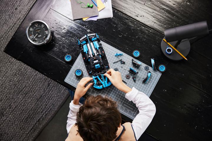 Produktbild LEGO Bugatti Bolide Agile Blue (42162, LEGO Technic)