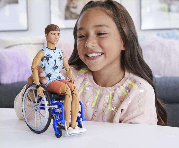 Actual product image Barbie Ken Fauteuil Roulant