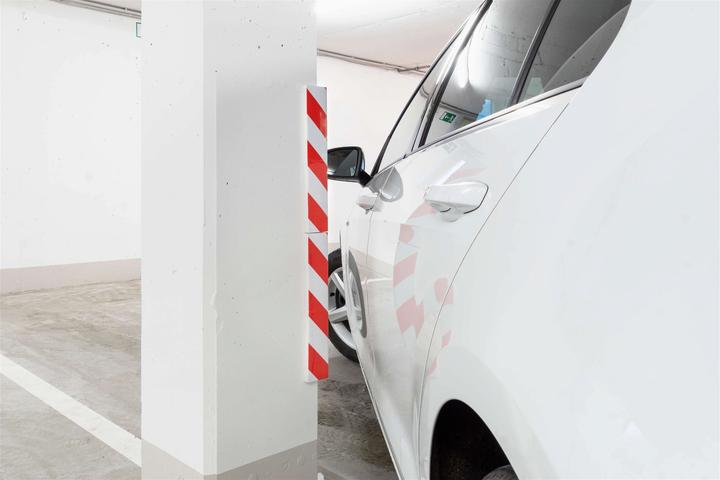 Actual product image CarComfort Garage wall protection