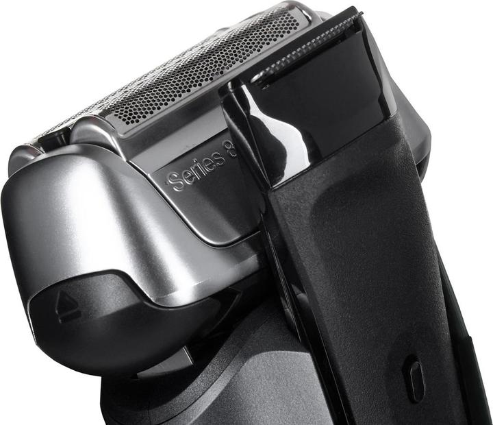 Actual product image Braun Series 8 8413s electric shaver for men