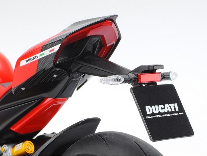 Actual product image Tamiya Ducati Superleggera V4