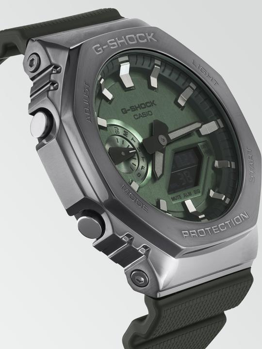 Actual product image G-Shock GM-2100B-3AER (Digital watch, Analogue wristwatch, 44.40 mm)