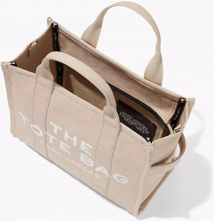Actual product image Marc Jacobs 2140935
