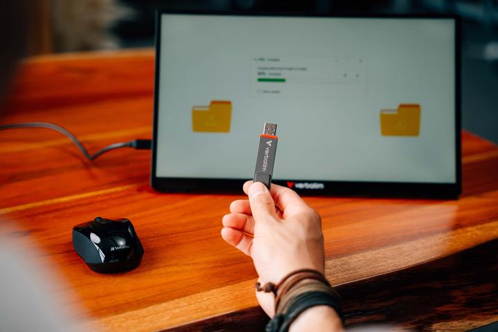 Image du produit Verbatim Dual QuickStick (128 Go, USB-A, USB-C)