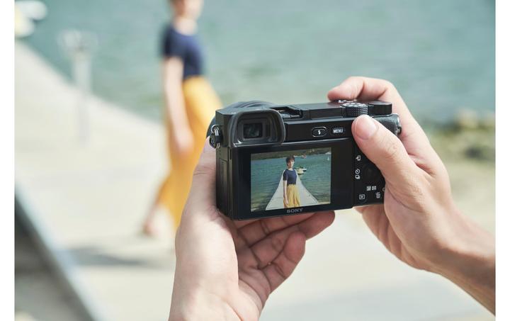 Produktbild Sony Alpha 6100 (24.20 Mpx, APS-C / DX)