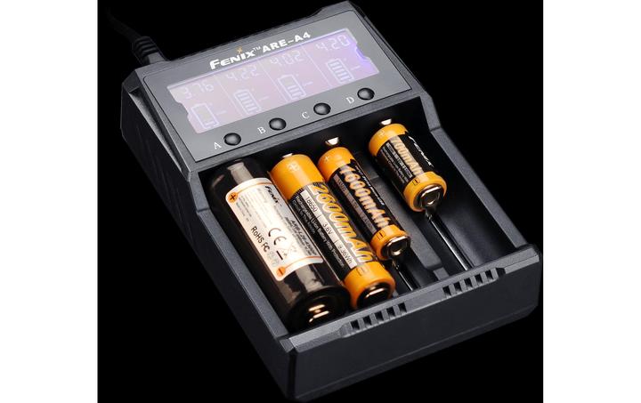 Immagine prodotto Fenix Caricabatterie ARE-A4 (1 pz., 14500, 16340, 18650, 26650, AA, AAA, Batteria + Caricabatterie)