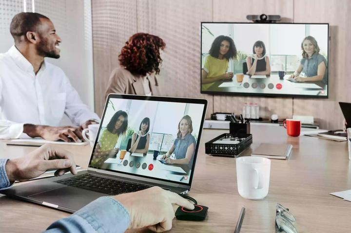 Actual product image Barco Clickshare CX-30 Gen 2 + 2x USB-C Button (30 m, HDMI 1.4b)