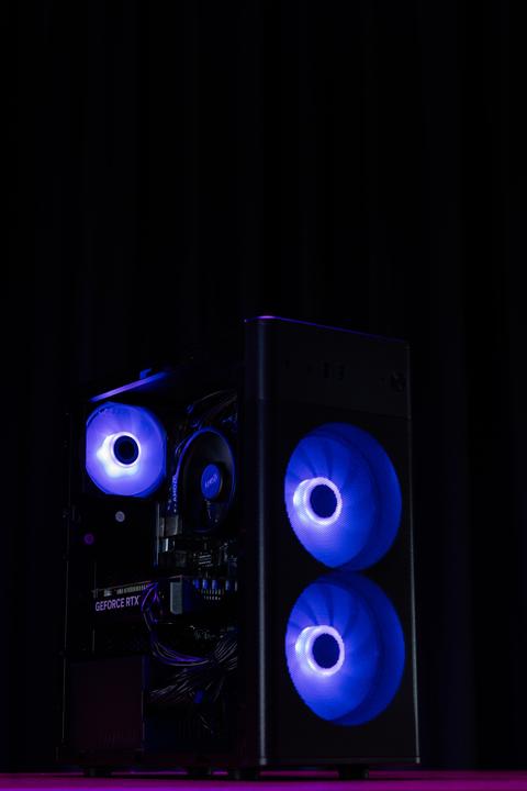 Actual product image Medion Recon E45 (AMD Ryzen 5 5500, 16 GB, 1000 GB, GeForce RTX 4060)
