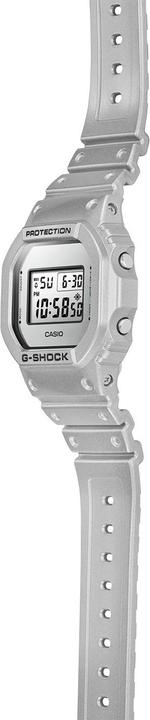 Image du produit G-Shock DW-5600FF-8ER (Chronographe, 43 mm)