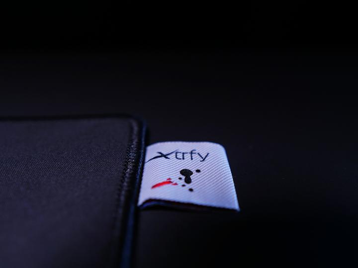 Produktbild CHERRY xtrfy GPZ1 - Large Zy's Damage (L)