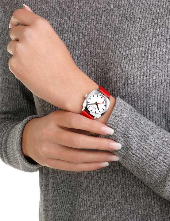 Produktbild Mondaine Petite Cushion (Analoguhr, 31 mm)