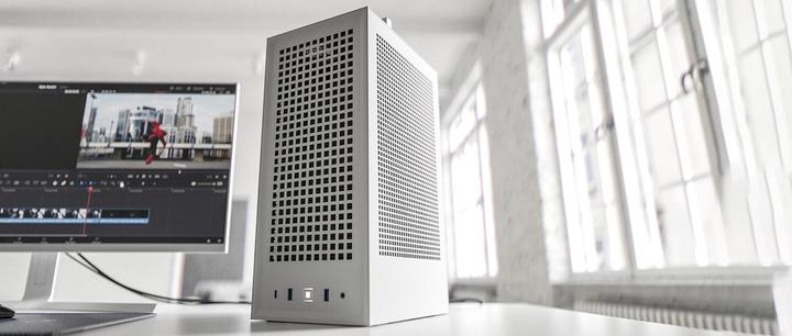 Actual product image Hyte Revolt 3 (ITX)