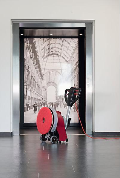 Immagine prodotto Sprintus Macchina monodisco ZEUS, larghezza di lavoro 17", set di spazzole incl. nella