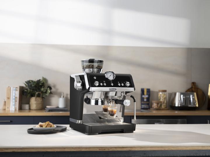 Actual product image De'Longhi La Specialista Prestigio