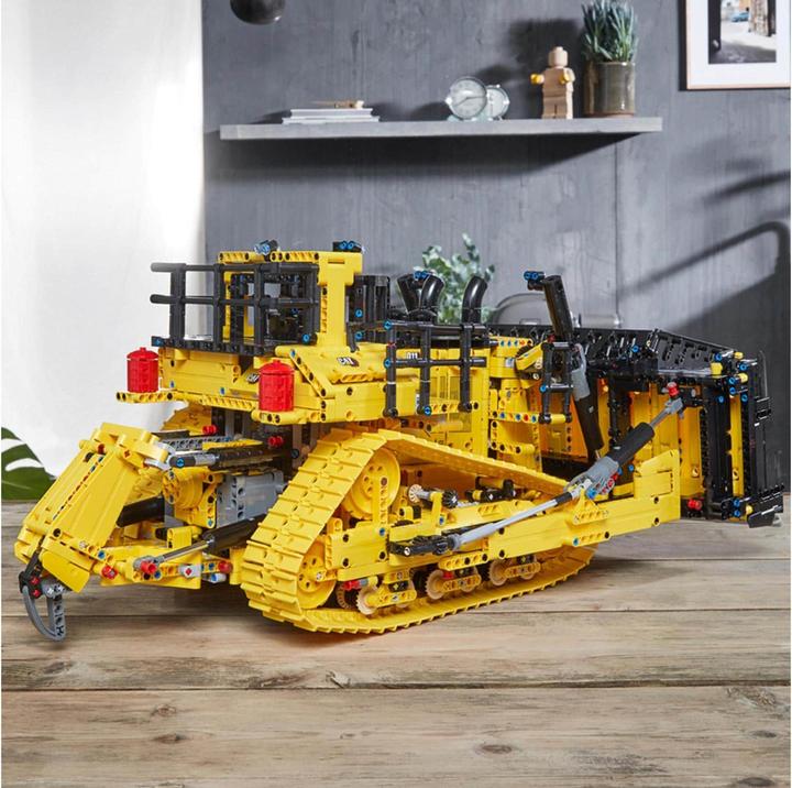 Image du produit LEGO Bulldozer D11 Cat (42131, LEGO Technic)