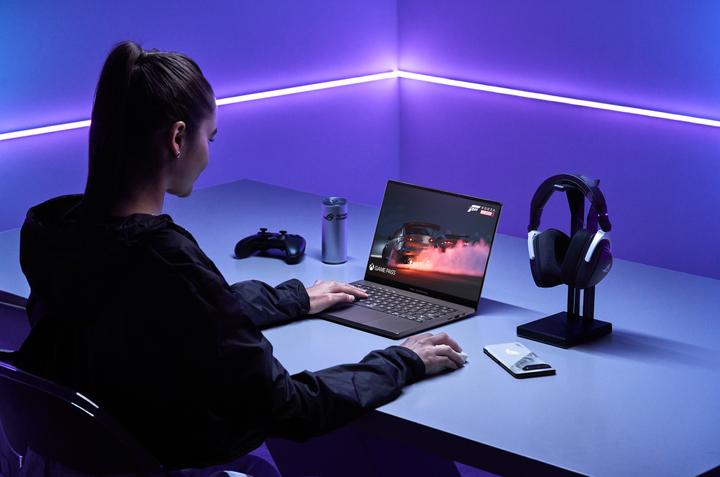 Actual product image ASUS ROG Zephyrus G14 (14", AMD Ryzen 9 8945HS, 16 GB, 1000 GB, DE)