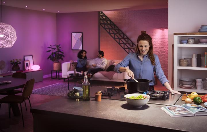 Immagine prodotto Philips Hue White & Color Ambiance BT (E27, 9.50 W, 806 lm, 2 x, F)