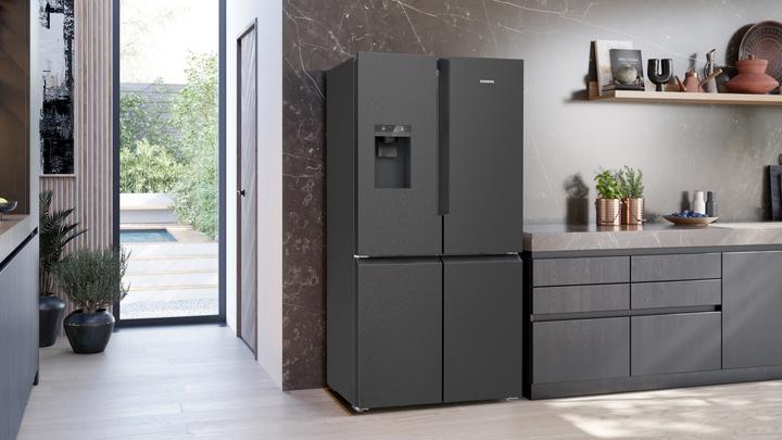 Actual product image Siemens iQ700, Kühl-Gefrier-Kombination, mehrtürig, 183 x 90.5 cm, BlackSteel, KF96DPXEA (547 l)