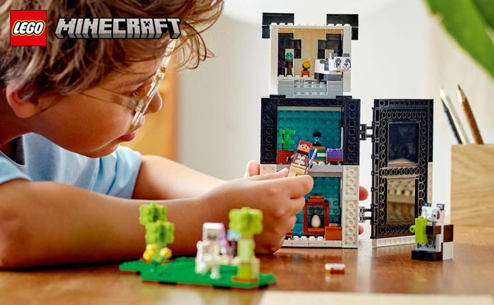 Actual product image LEGO The Panda House (21245, LEGO Minecraft)