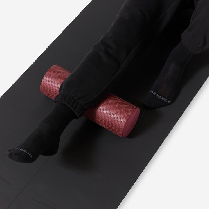 Produktbild Domyos Schaumstoff-Pilatesrolle Länge 38 cm Durchmesser 13 cm Foam Roller violett