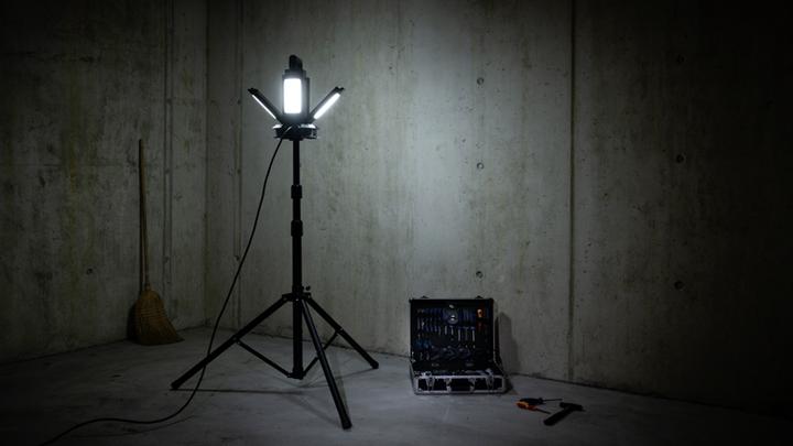 Immagine prodotto Steffen WORKLIGHT Faretto LED 4x30W stativo telescopico Cavo da 3 m (14000 lm)