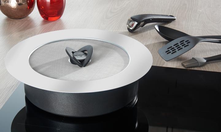 Actual product image Tefal L98799 (28 cm)