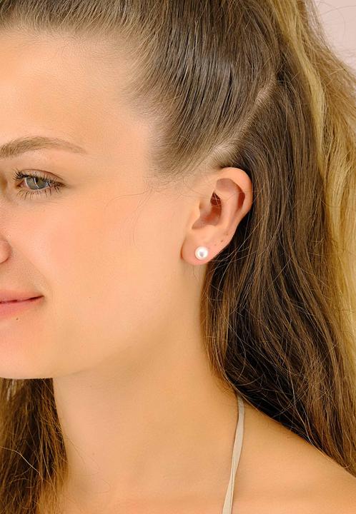 Actual product image Muau Stud earrings (750 freshwater pearl)