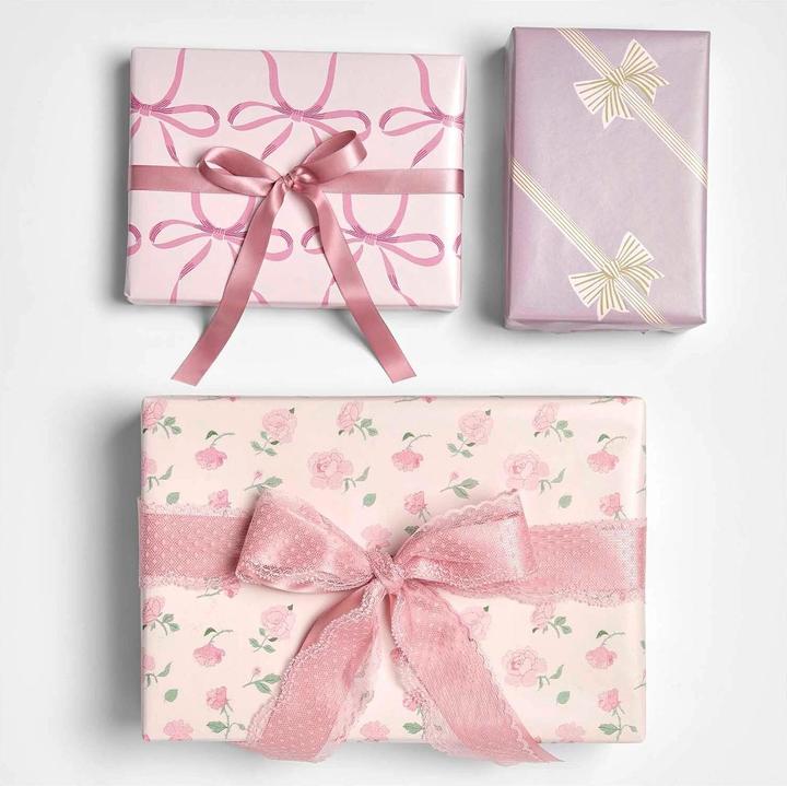 Actual product image Rico Design Geschenkpapier Schleifen, Rosa, FSC MIX (Wrapping paper, 1 x)