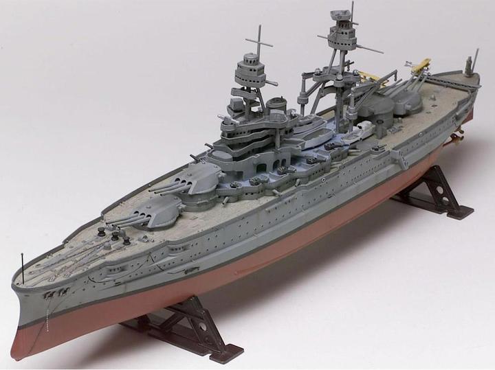 Actual product image Revell USS Arizona Battleship