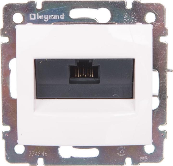 Legrand VALENA Single computer socket RJ45 Cat.6 UTP white (774246)