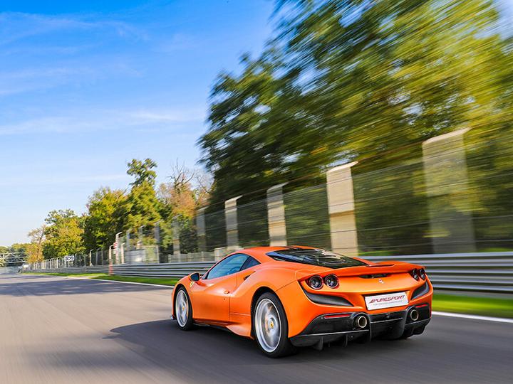 Immagine prodotto Smartbox Adrenalina e passione al Red Bull Ring: 1 giro al volante di una Ferrari F8 Tributo (1 pers.)