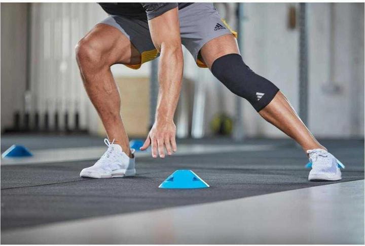 Actual product image adidas Knee Support (L)