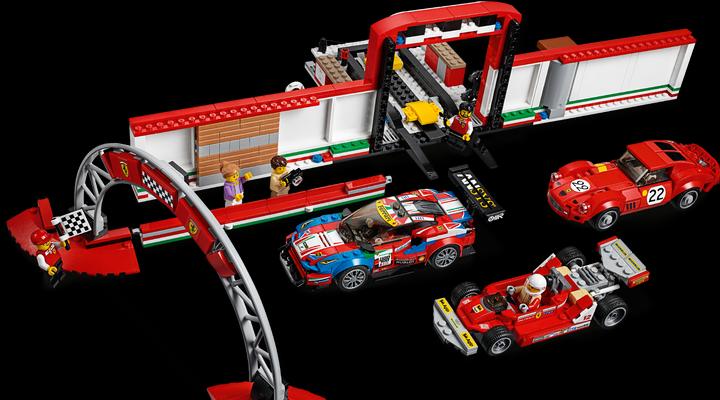Actual product image LEGO Ferrari Ultimate Garage (75889, LEGO Speed Champions)