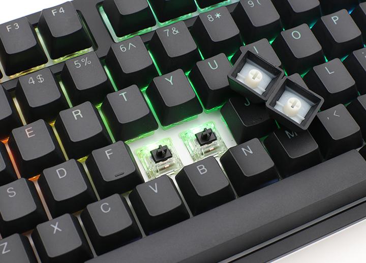 Produktbild Ducky ONE 2 Backlit PBT Gaming Tastatur, MX-Blue, RGB LED - schwarz (US) (US, Kabelgebunden)