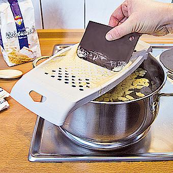 Produktbild Fackelmann Spätzlereibe mit Teigschaber