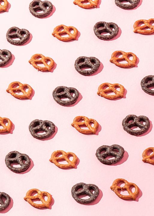 Actual product image KoRo Laugebrezeln in dunkler Schokolade (1000 g)