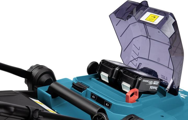 Actual product image Makita DLM382PT2 (Rechargeable battery operated)