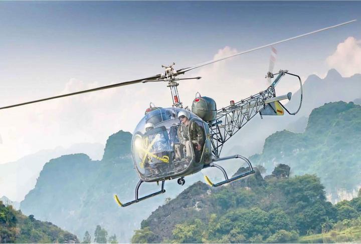 Actual product image 1:48 OH-13 Scout Helicopter Korea War