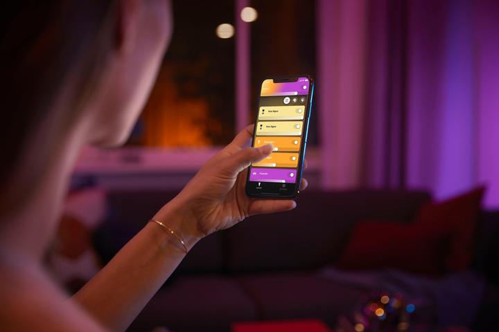 Actual product image Philips Hue White & Color Ambiance BT (E27, 11 W, 1100 lm, 1 x, F)