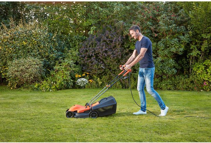 Actual product image Black & Decker BEMW451BH (Electrical connection)