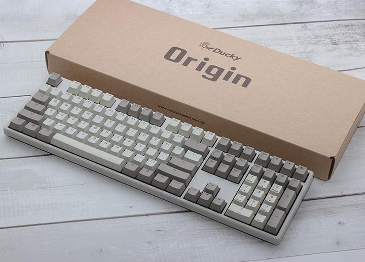 Produktbild Ducky Origin Vintage Gaming Tastatur, Cherry MX-Black (DE, Kabelgebunden)