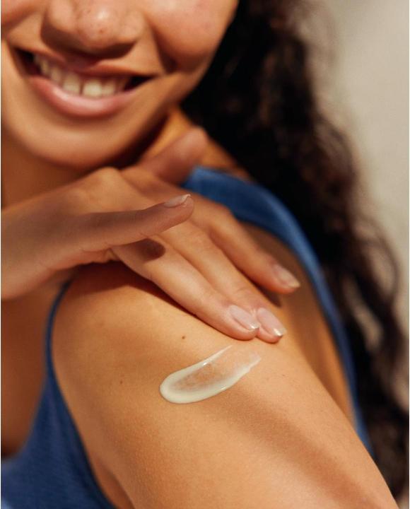 Produktbild NIVEA Protect&Moisture (Sonnenmilch, SPF 50+, 100 ml, 100 g)