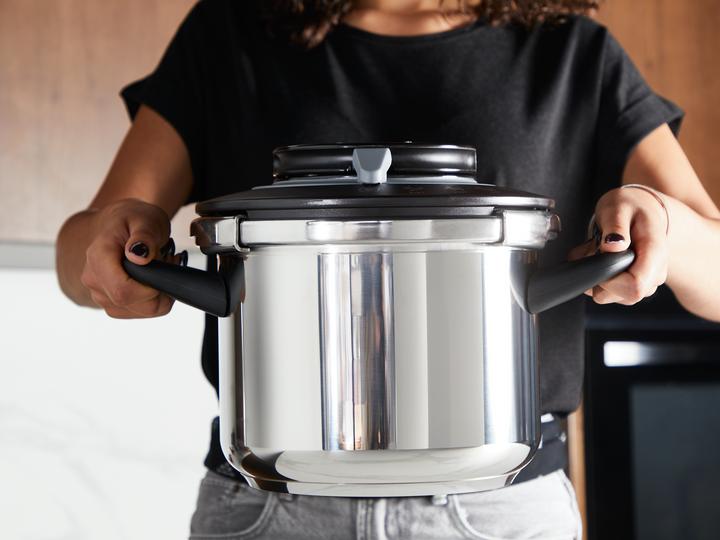 Produktbild Tefal Clipso+ Chef 6L Schnellkochtopf (22 cm, Dampfkochtopf, Edelstahl)